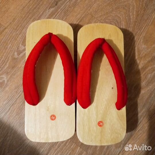 Сандалии Гэта