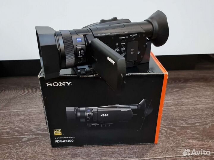 Новая видеокамера Sony FDR-AX700 4K