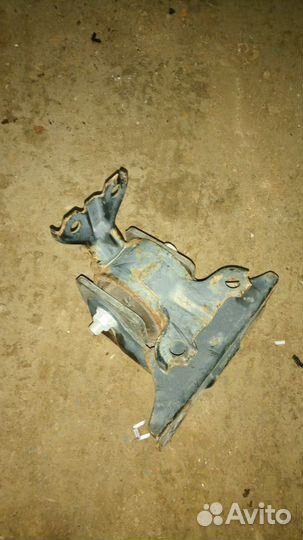 Мицубиши асх левая опора двигателя