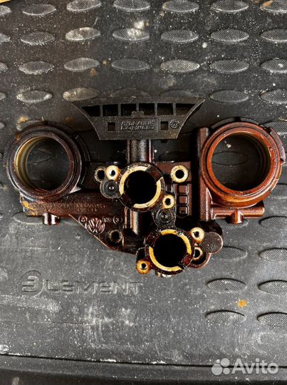 Кронштейн распредвалов touareg 7l 3.2