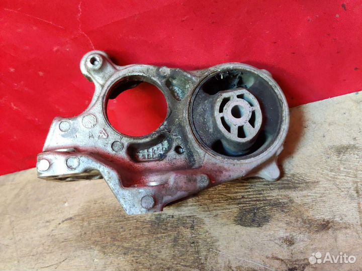 Опора двигателя Citroen C4 B7 DS4 B73 DS5 Peugeot