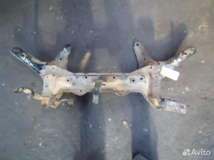 Балка передняя/подрамник Ford Escort