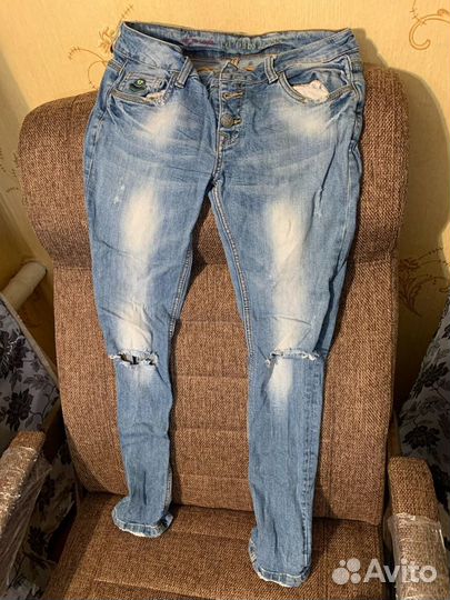 Джинсы