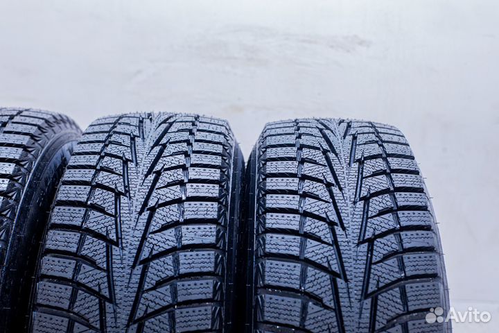 Hankook Winter I'Cept X RW10 215/70 R16 100T