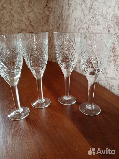 Хрустальная конфетница на ножке