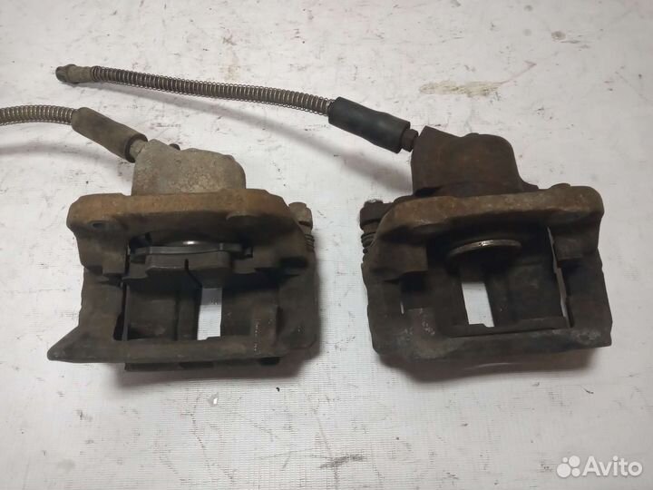 LADA largus суппорт передний левый 7701207958