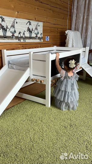 Детская кровать с горкой