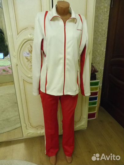 Спортивный костюм женский