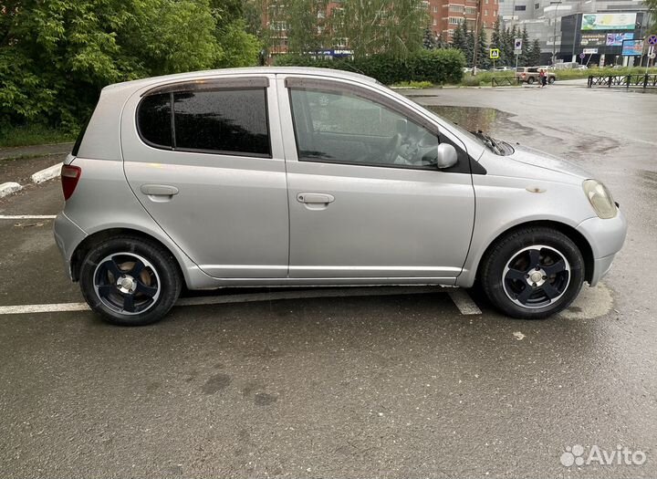 Toyota Vitz 1.0 AT, 1999, 300 000 км