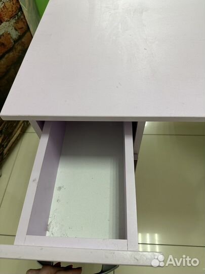 Столы маникюрные 2 шт