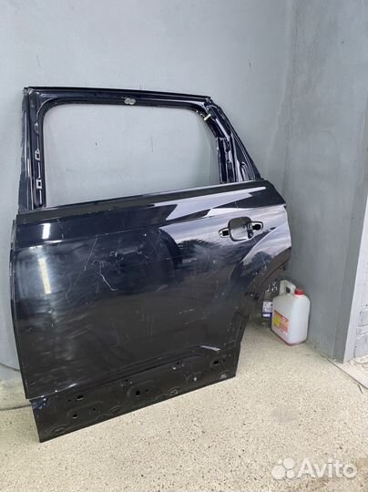 Задняя левая дверь Audi Q7