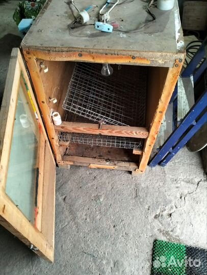 Инкубатор для яиц автоматический