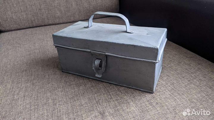 Ящик металлический, шкатулка, копилка