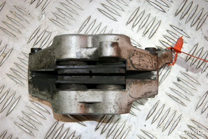 Суппорт передний правый Yamaha TDM850-1