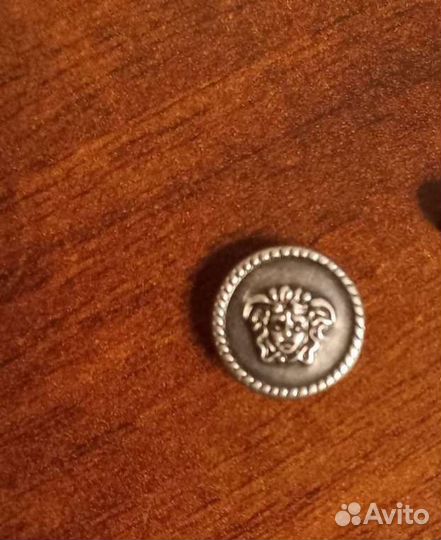 Фурнитура, пуговица оригинал новое Versace