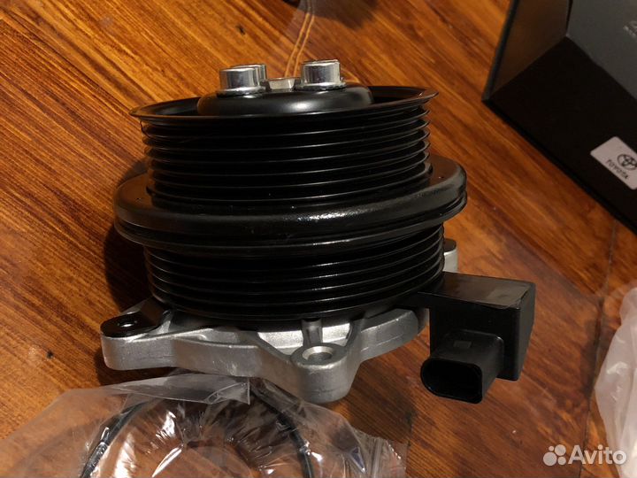 Помпа VAG 1.4 tfsi 03C121004J