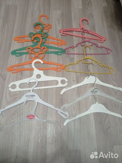 Вешалки детские