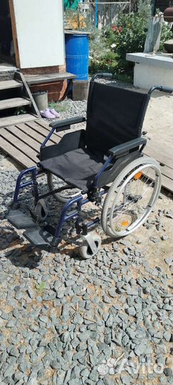 Продам инвалидную коляску