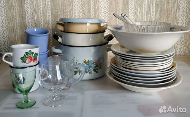 Набор посуды,бидон эмал.,тёрка,перечница