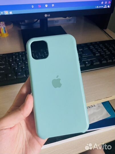 Чехол на iPhone 11