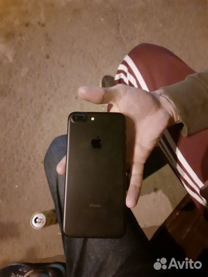 Продам iPhone 7+ На 128гб