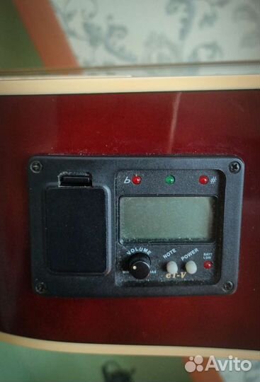 Гитара с тюнером