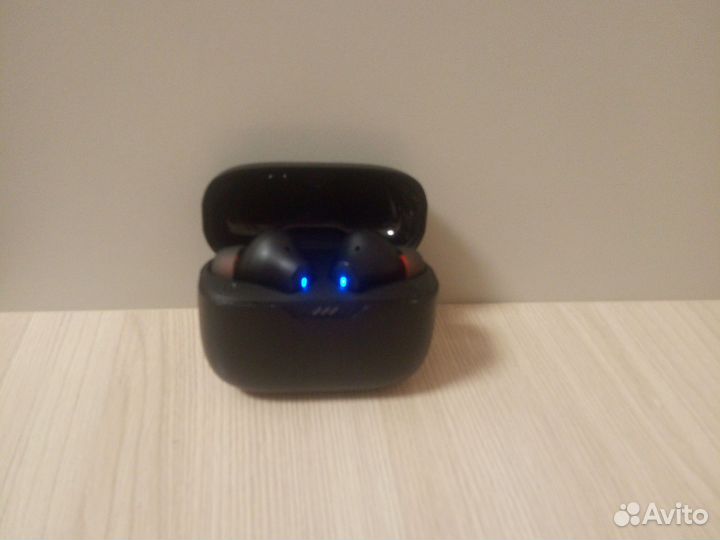 Беспроводные наушники jbl