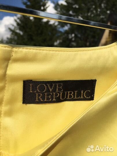 Нарядное женское платье