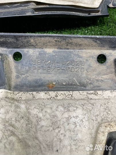 Пыльник заднего бампера Toyota Rav4 xa40 xa45