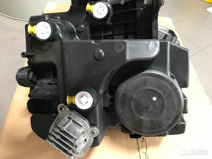 Фара диодная Шкода Карок 57B941009