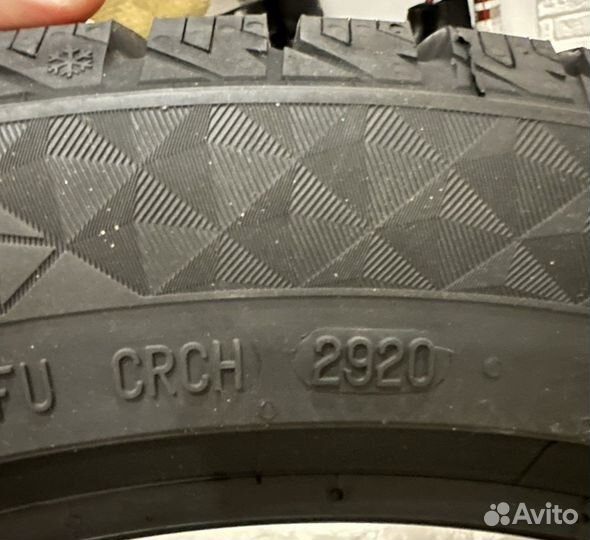 Continental ContiVikingContact 7 235/45 R18