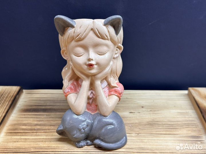 Кашпо девочка с ушками