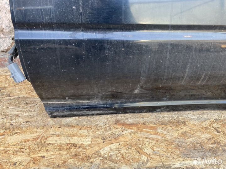 Задняя левая дверь Ford Explorer 1