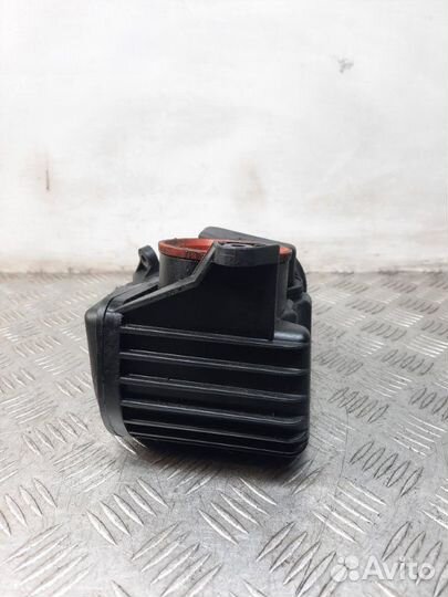 Резонатор воздушного фильтра Mercedes-Benz C-Class