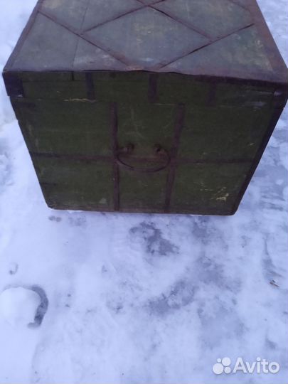 Сундук деревянный