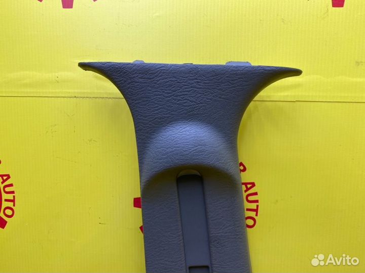 Обшивка стойки левая Jeep Liberty/Cherokee KJ 2.8