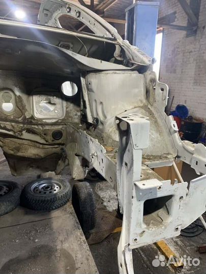 Четверть лонжерон передний левый Peugeot 208