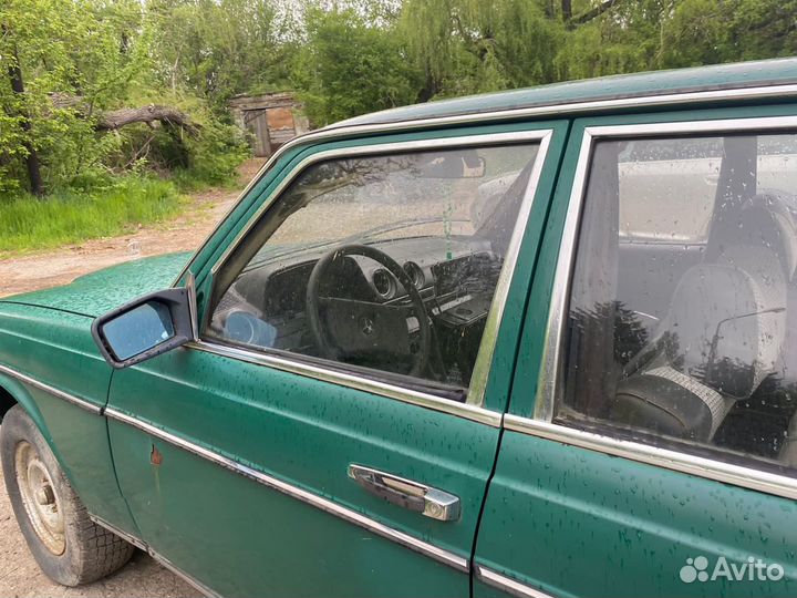 Стекла дверные Mercedes W123