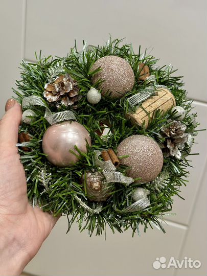 Новогодний венок и подсвечник