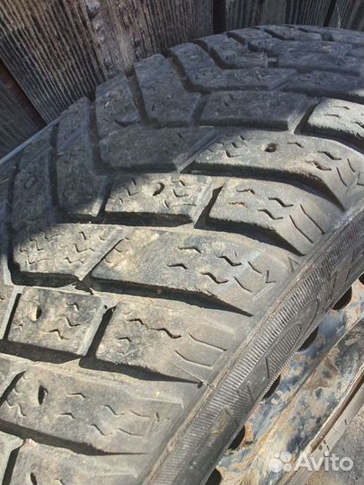 Зимняя резина разная на дисках Фольцваген