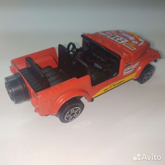 Модель Jeep Cj7 - Bburago 1:43