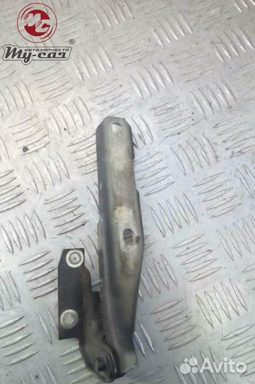 Петля капота левая audi a6 4b-c5 рестайлинг (2001-2004) 2.5 4b0823301d
