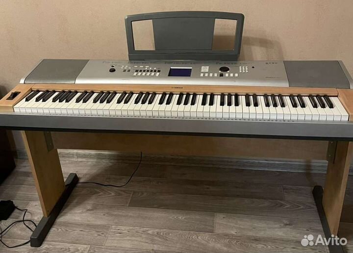 Цифровое пианино Yamaha Portable grand dgx 630
