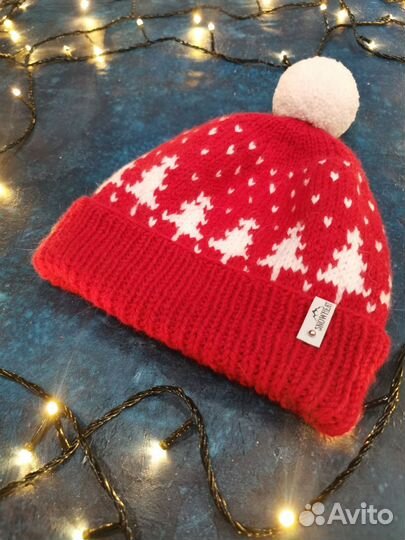 Зимняя тёплая шапочка с новогодним елочками