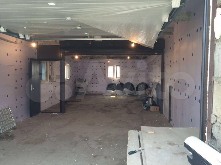 Гараж, > 30 м²