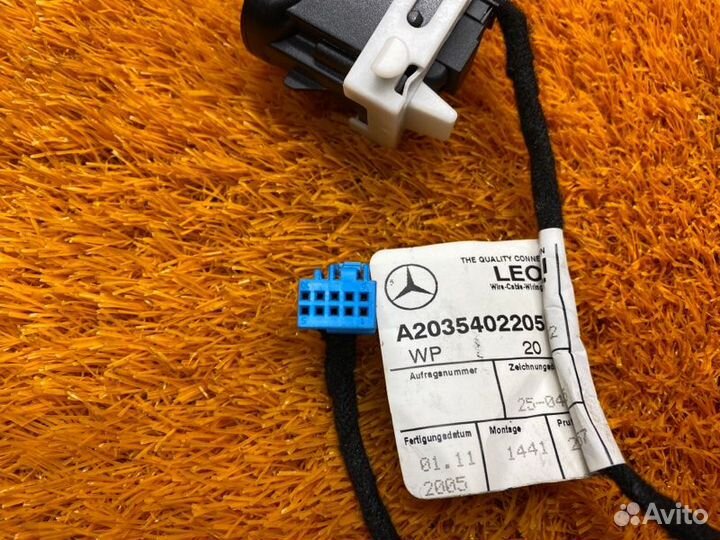 Кнопка стеклоподъемника передняя левая