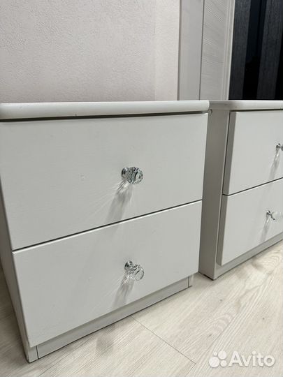 Тумба прикроватная