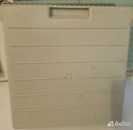 Лоток с крышкой