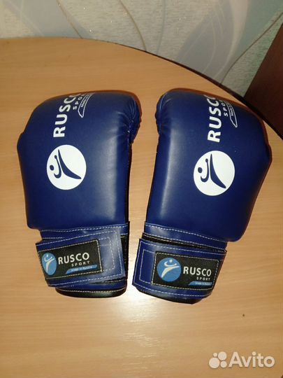 Боксерские перчатки