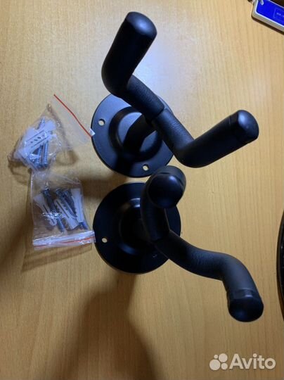 Настенное крепление для гитары